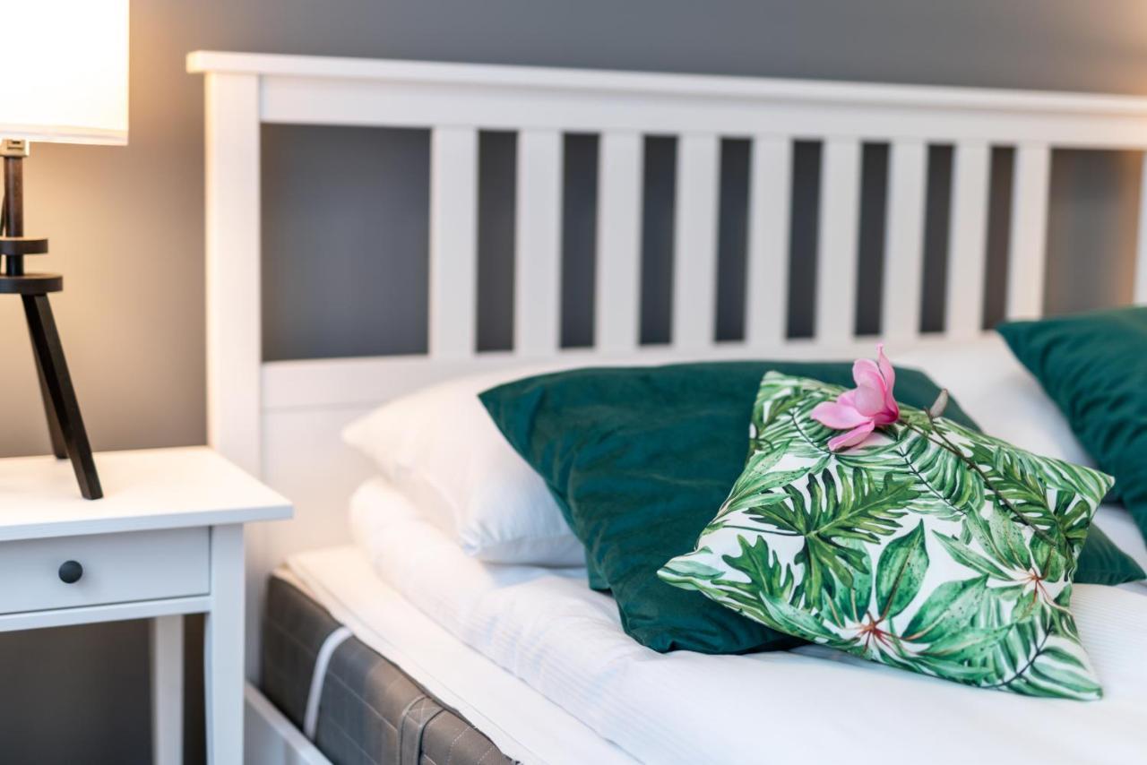 Deluxe Old Town By Renters Appartamento